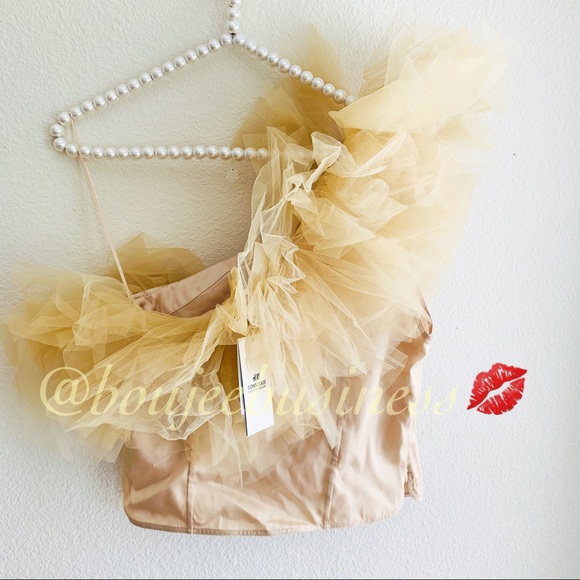 H&M One-Shoulder Top with Ruffled Tulle Trim - Picture 14 of 15